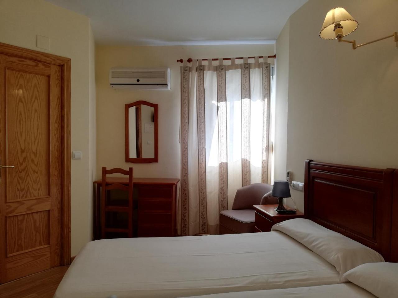 Labella Maria Hotel Pinos Genil Luaran gambar