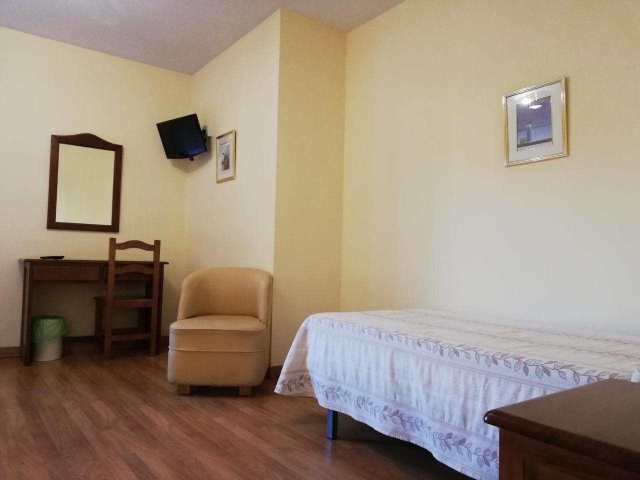 Labella Maria Hotel Pinos Genil Luaran gambar