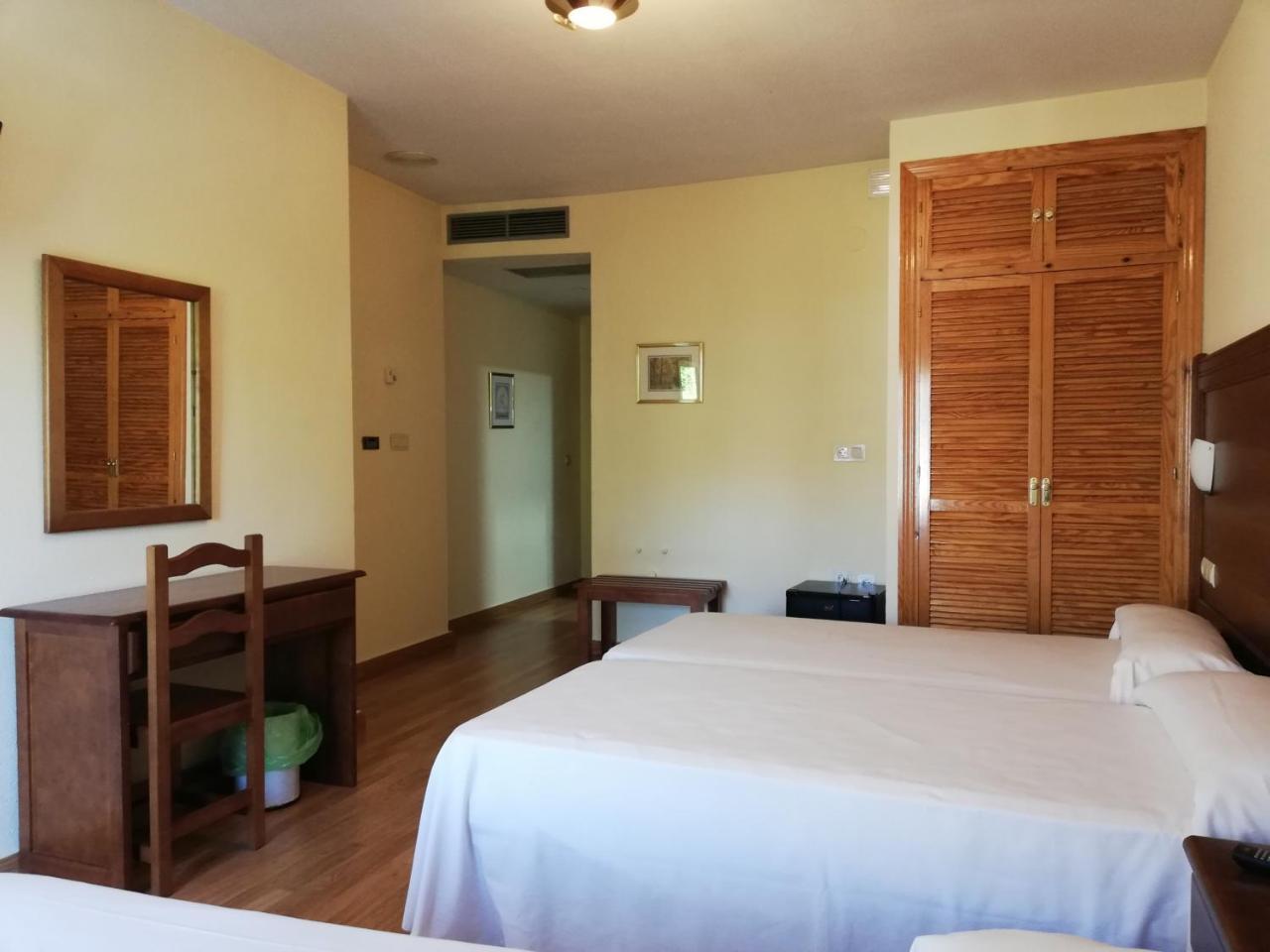 Labella Maria Hotel Pinos Genil Luaran gambar