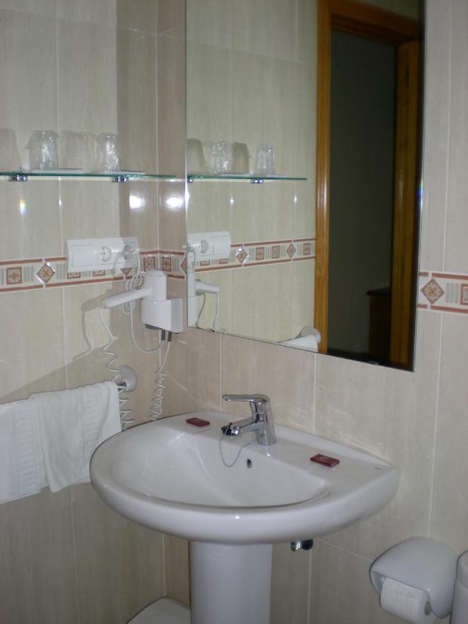 Labella Maria Hotel Pinos Genil Bilik gambar